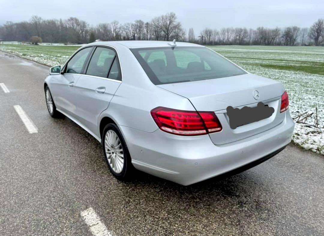 
								Mercedes-Benz E 250 4MATIC – Boîte automatique, expertisée, pneus été & hiver full									